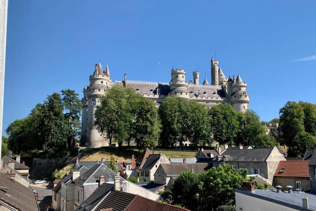 Appartement Vintage Avec Vue Sur Le Chateau Пиерфон Екстериор снимка